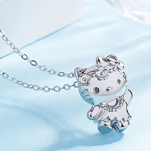 Hello Kitty Sterling Silver Full Body Figure Charm Pendant Necklace - Picture 3 of 7